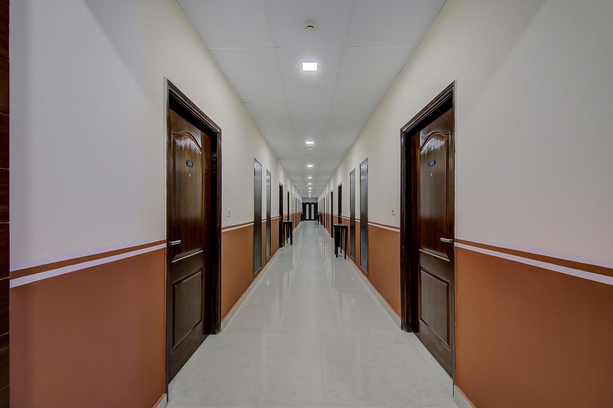 Hotel Prime Plaza Tark Delhi Airport New Delhi
